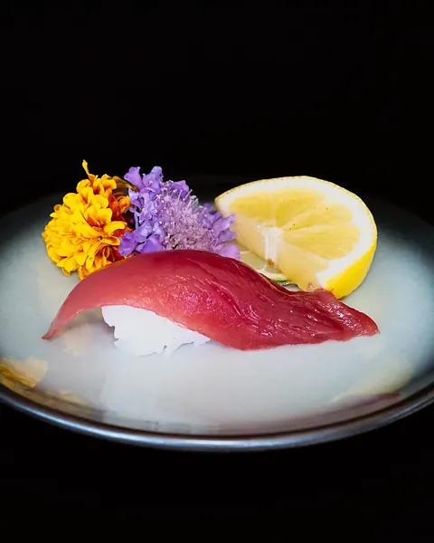 Tuna nigiri
